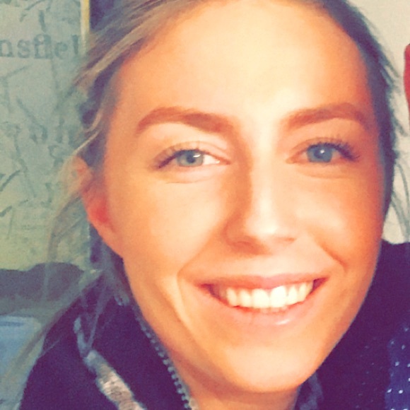 Meet your Posher, Gabrielle - Picture 1 of 1